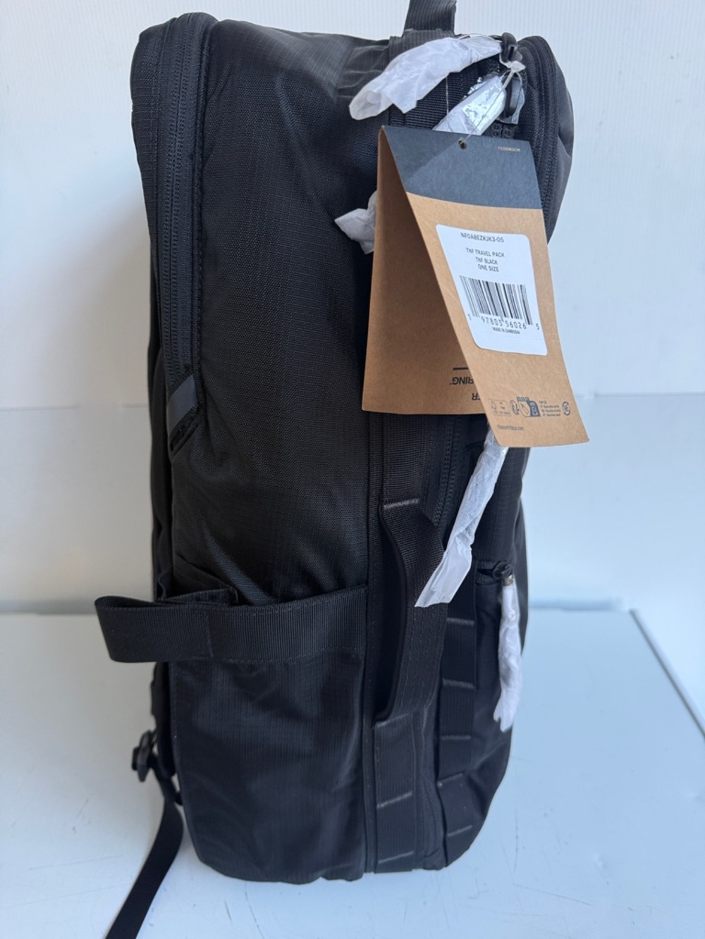 NEW WITH TAGS The North Face 35L Travel Pack Backpack Black Carry On Laptop - Picture 8 of 12